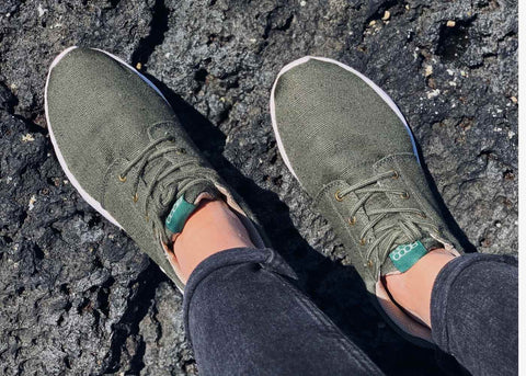 Explorer V2 para Mujer en verde oscuro