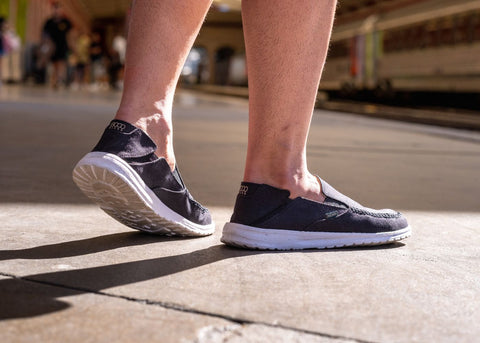 Zapatillas sin cordones de cáñamo SunSlide para hombre en negro