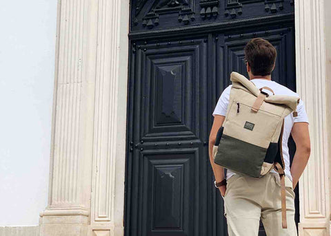 Mochila diaria en beige y verde